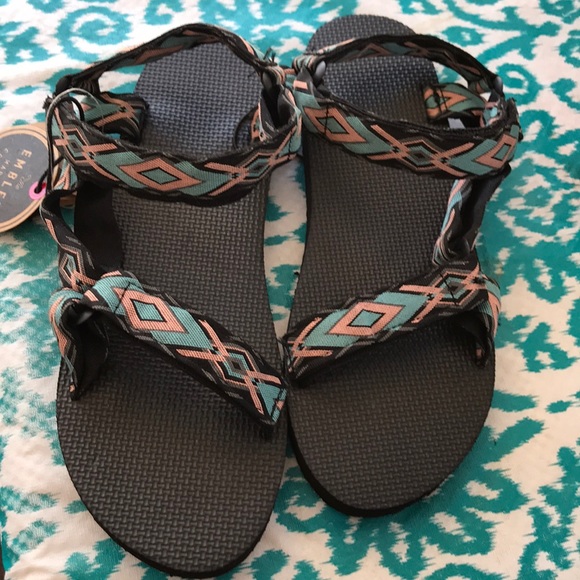 sandals - Picture 2 of 3